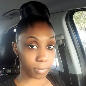 Meet your Posher, Nessa